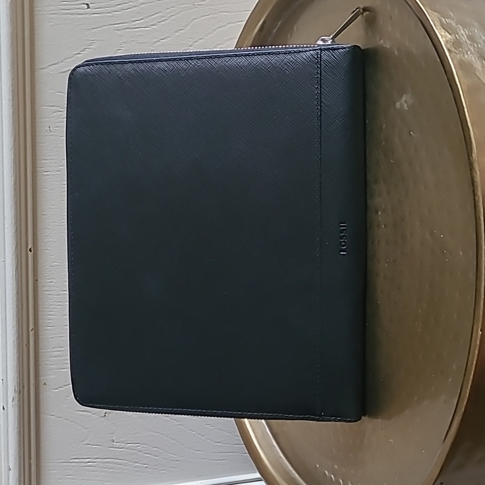 NEW Fossil Black 100% Leather iPad Zip Around Tech Easel Case SL4801 $95 - Picture 2 of 8